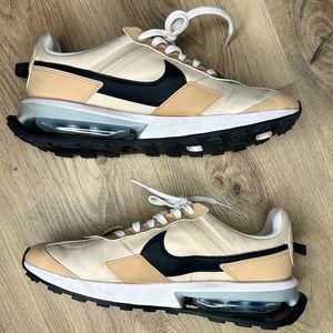 Nike Air Max Women’s Pre-day Oatmeal Size 9